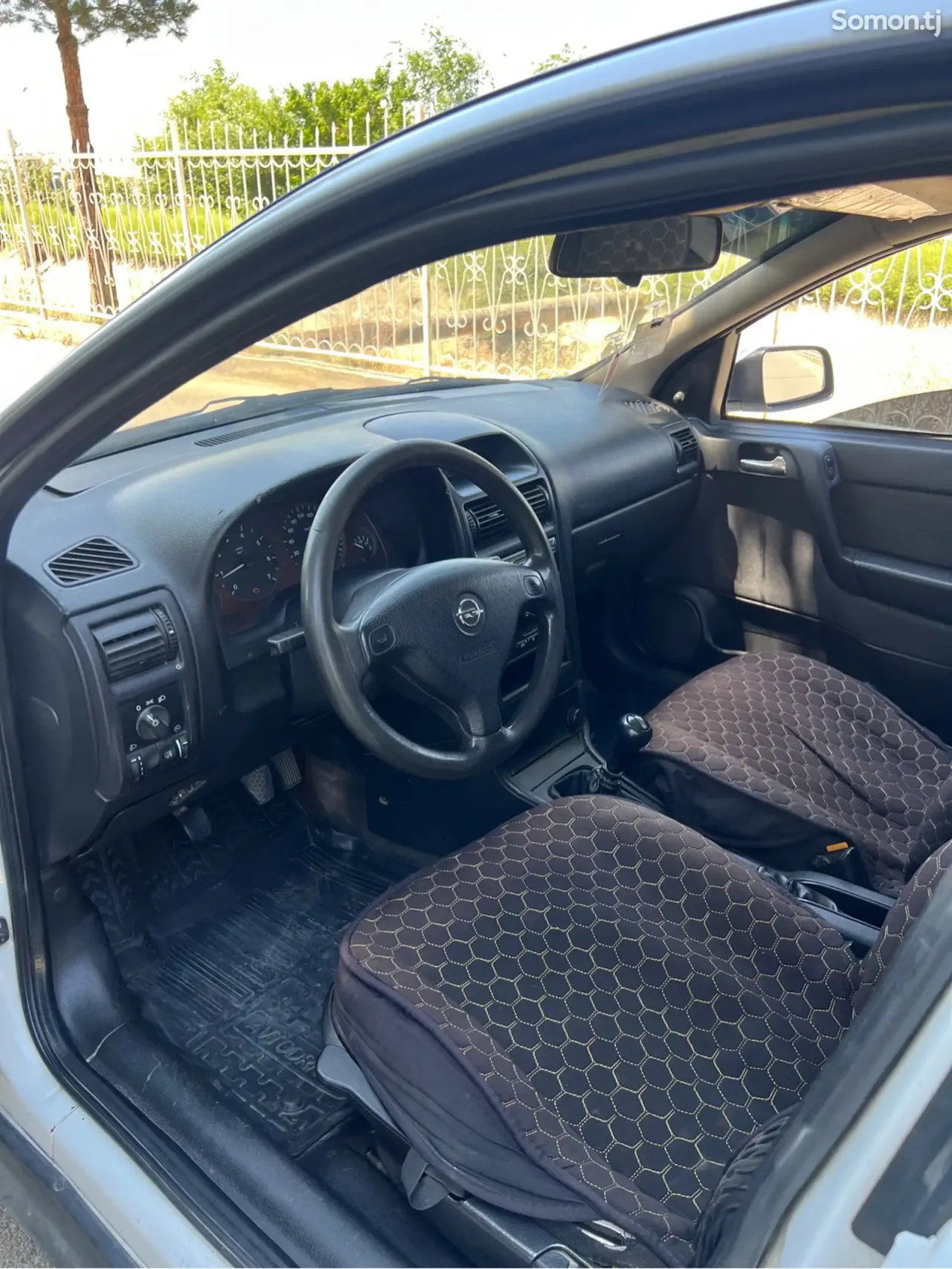 Opel Astra G 1999 · 1.6 MT