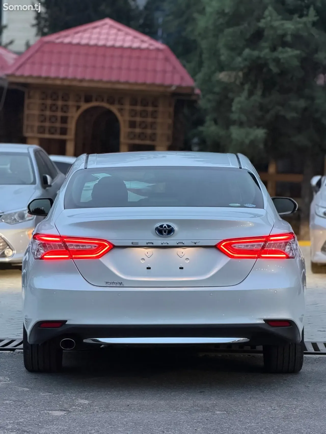 Toyota Camry 2018 · 2.5 AT