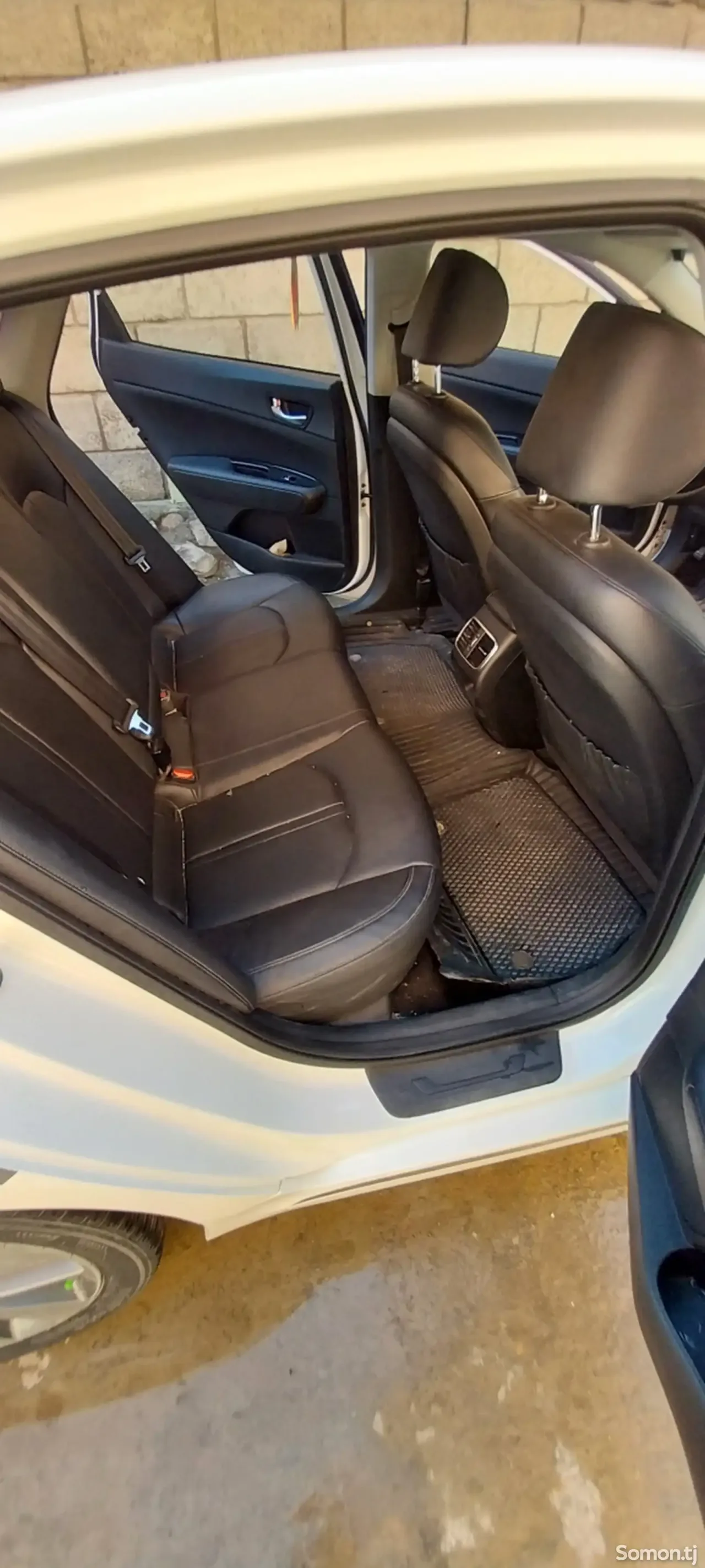 Kia K5 2015 · 2.0 AT