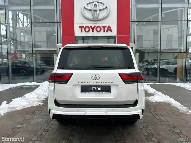 Toyota Land Cruiser 2025 · 3.5 AT