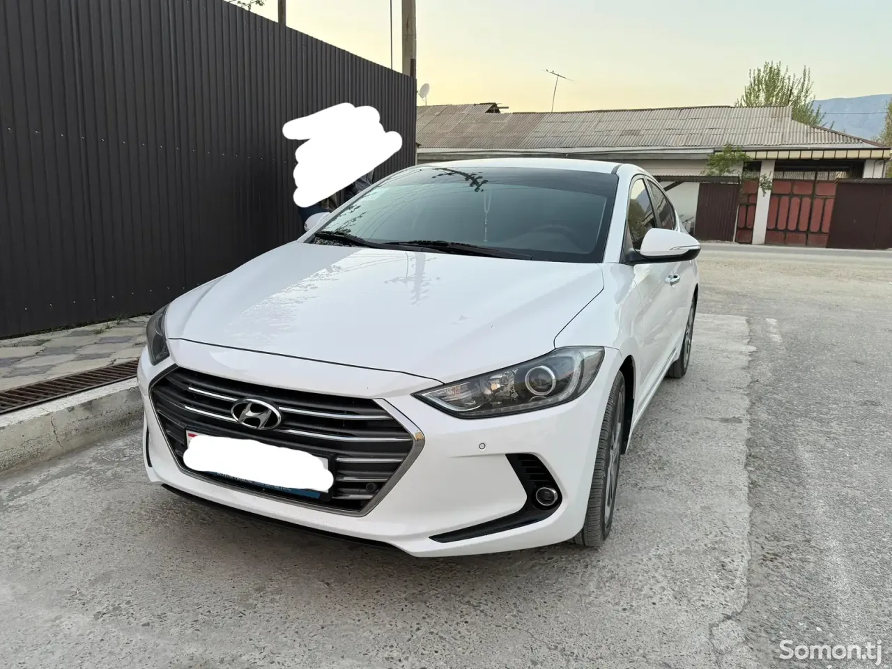 Hyundai Avante 2016 · 1.6 AT