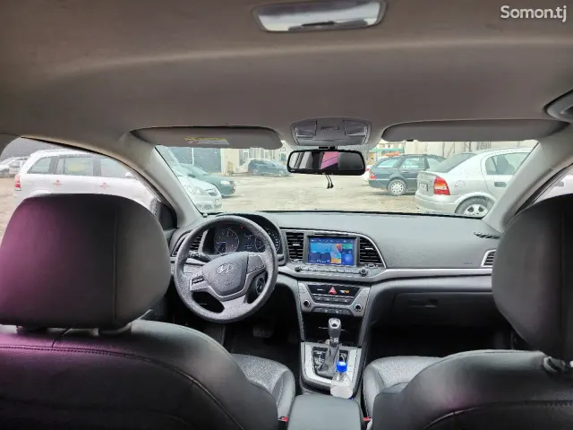 Hyundai Avante 2016 · 1.6 AT