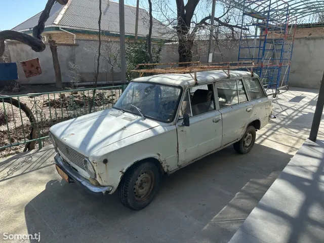 Lada (ВАЗ) 2102 1980 · 1.6 MT