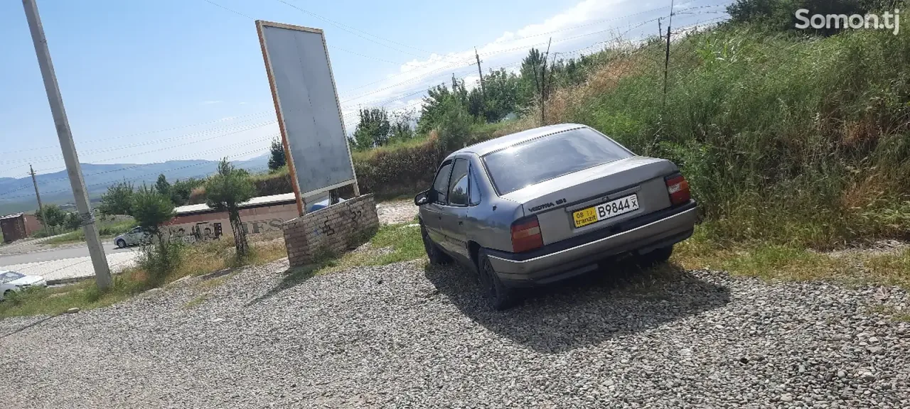 Opel Vectra A 1991 · 1.6 MT