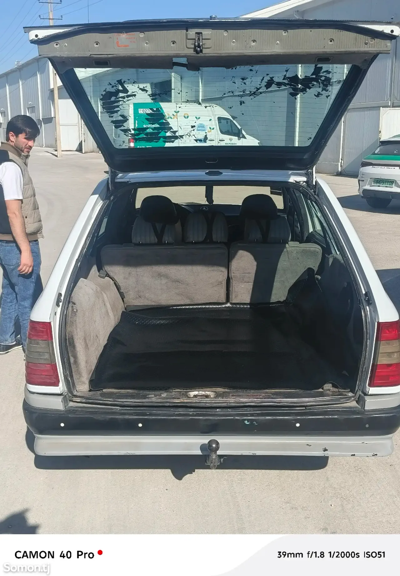 Mercedes-Benz W124 1990 · 2.0 MT