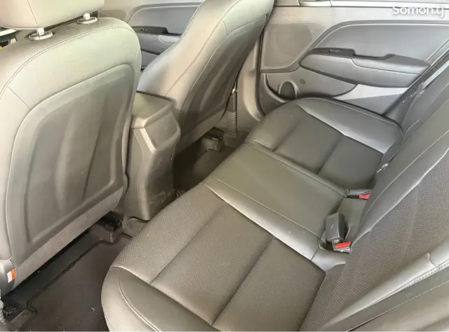 Hyundai Avante 2017 · 1.6 AT