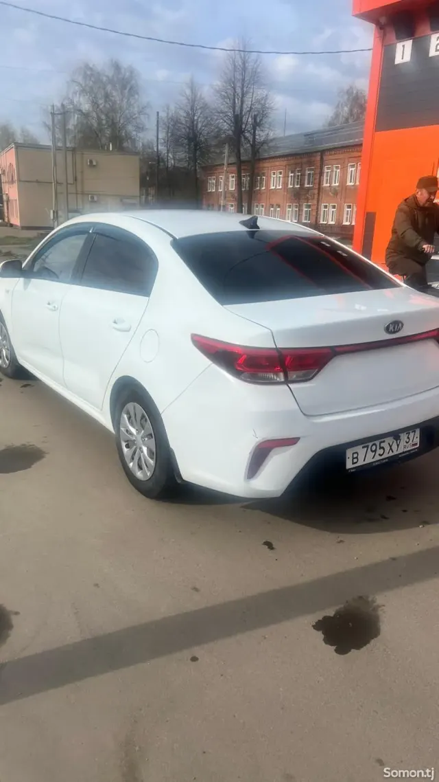 Kia Rio 2018 · 1.4 AT