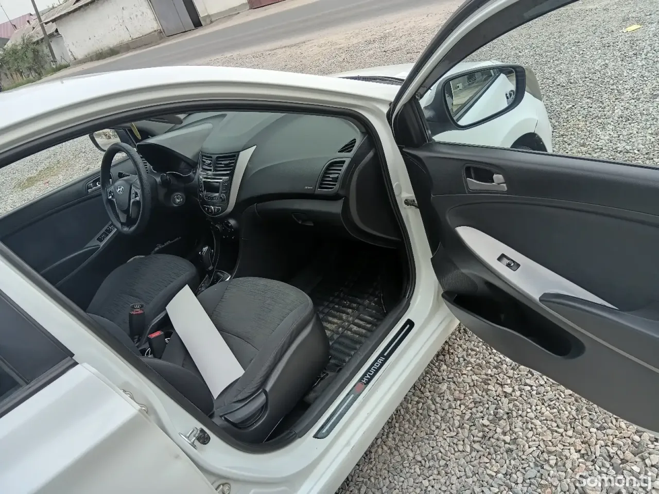 Hyundai Solaris 2015 · 1.6 AT