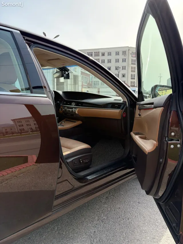 Lexus ES series 2016 · 3.0 AT