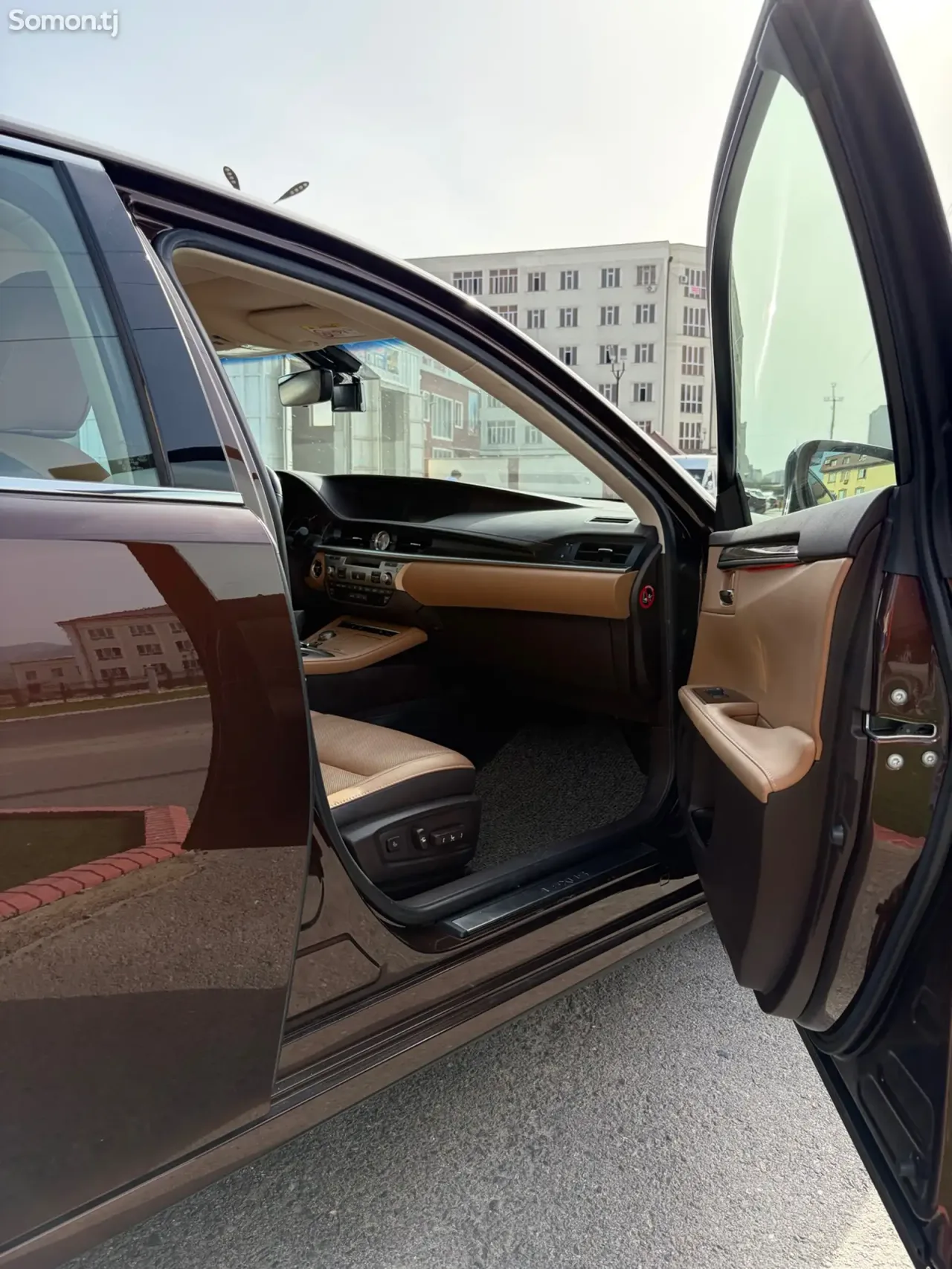 Lexus ES series 2016 · 3.0 AT