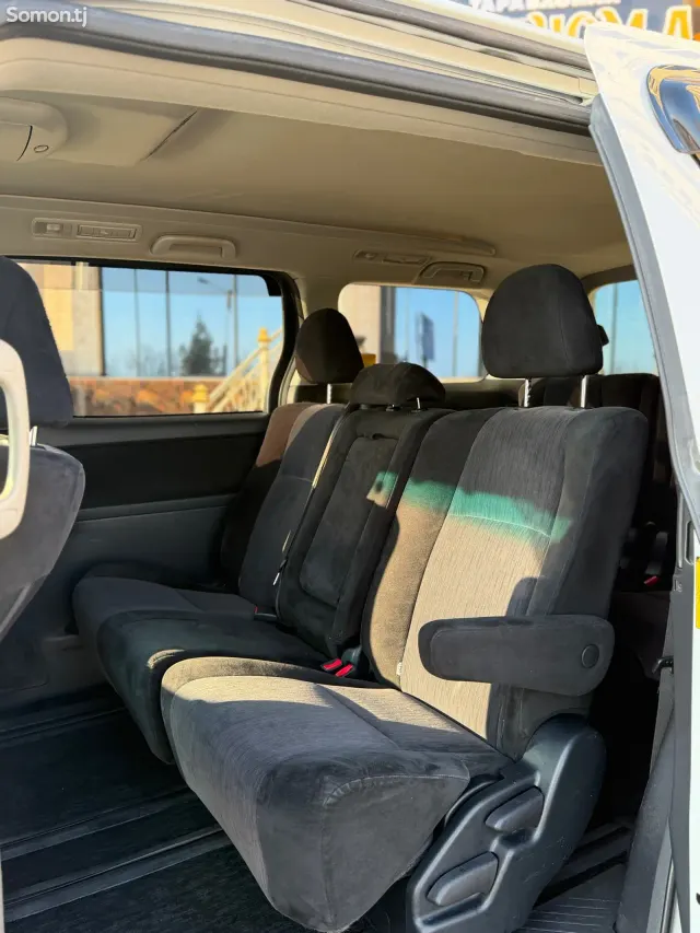 Toyota Vellfire 2014 · 2.4 AT