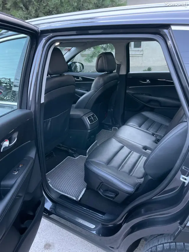 Kia Sorento 2016 · 2.0 AT