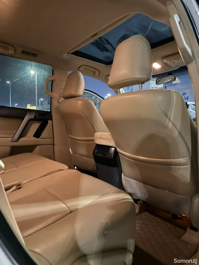 Toyota Land Cruiser Prado 2014 · 4.0 AT