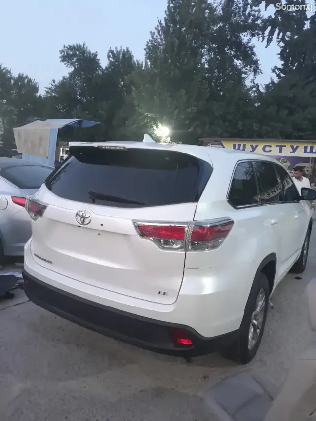Toyota Highlander 2016 · 3.5 AT
