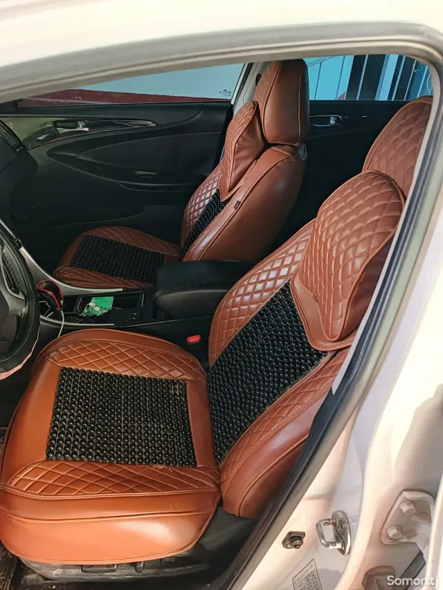 Hyundai Sonata 2011 · 2.0 AT