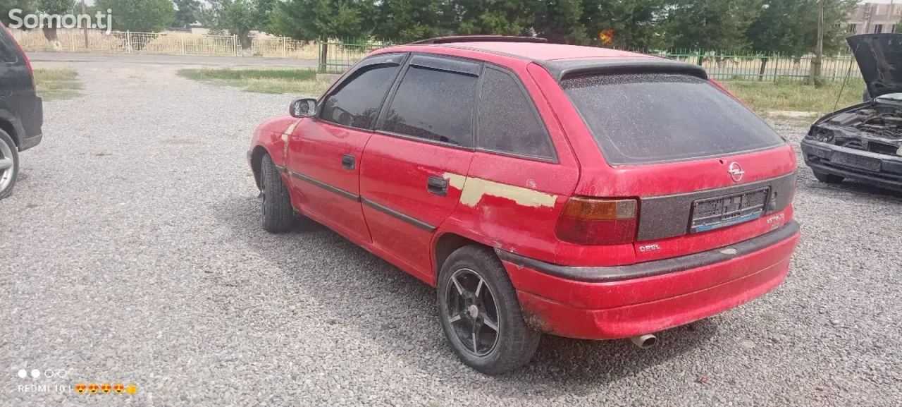 Opel Astra F 1996 · 1.6 MT