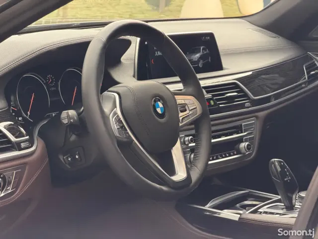 BMW 7 series 2017 · 4.0 AT