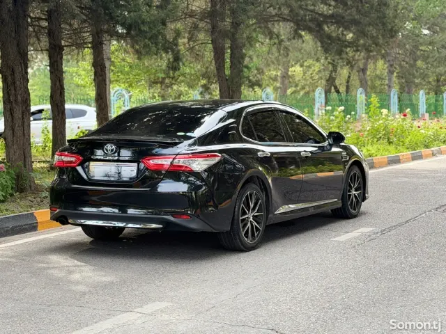 Toyota Camry 2019 · 2.5 AT