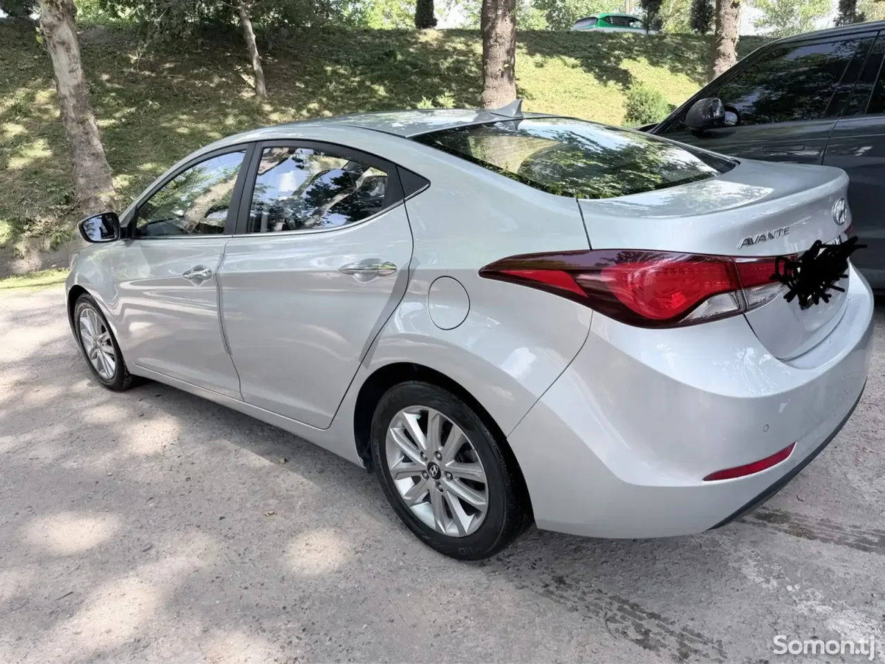 Hyundai Avante 2014 · AT