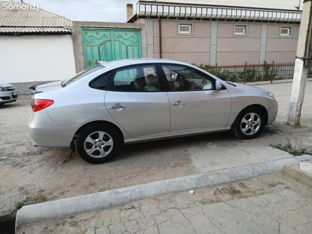 Hyundai Avante 2010 · 1.6 AT