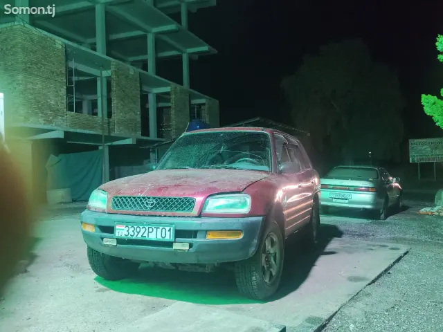 Toyota RAV 4 1995 · AT