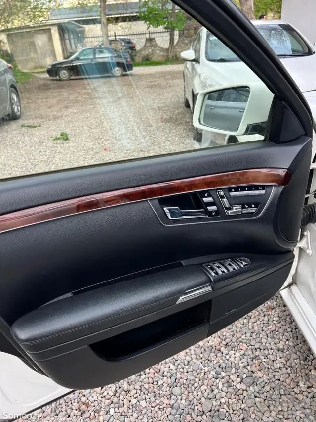 Mercedes-Benz S class 2007 · 5.5 AT