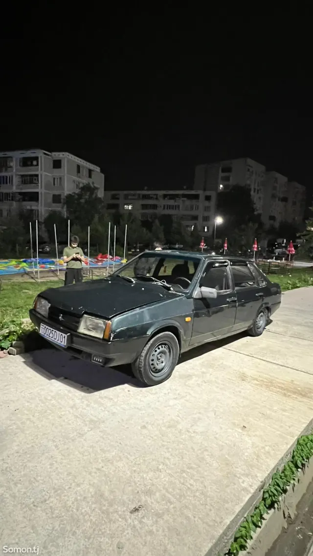 Lada (ВАЗ) 21099 1999 · 1.6 MT