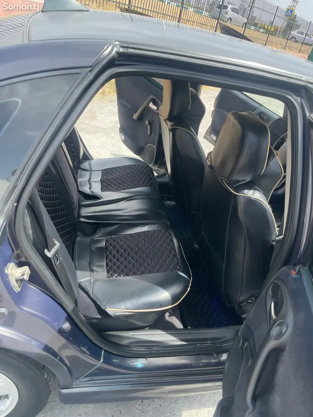 Opel Vectra B 2000 · 1.6 MT