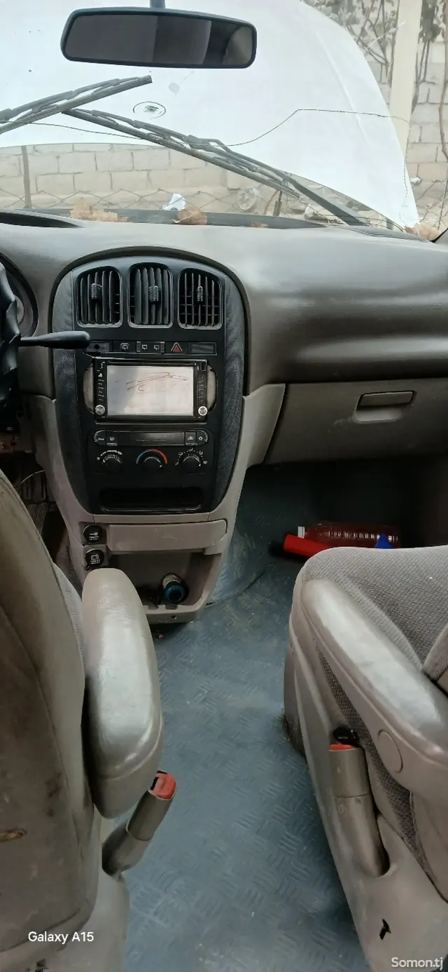 Dodge Caravan 2006 · 2.4 AT