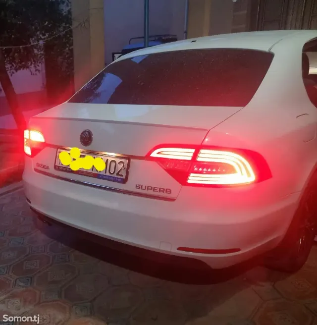 Skoda Superb 2014 · 1.8 AT