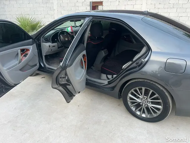 Toyota Camry 2011 · 3.5 AT