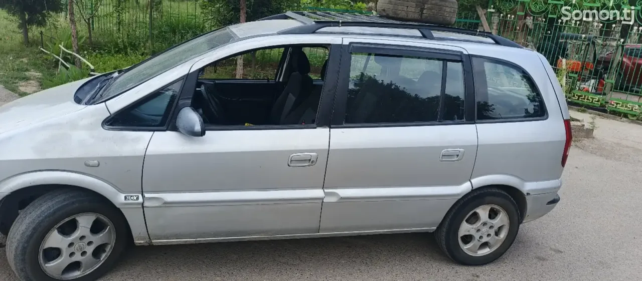 Opel Zafira 2000 · 1.8 MT