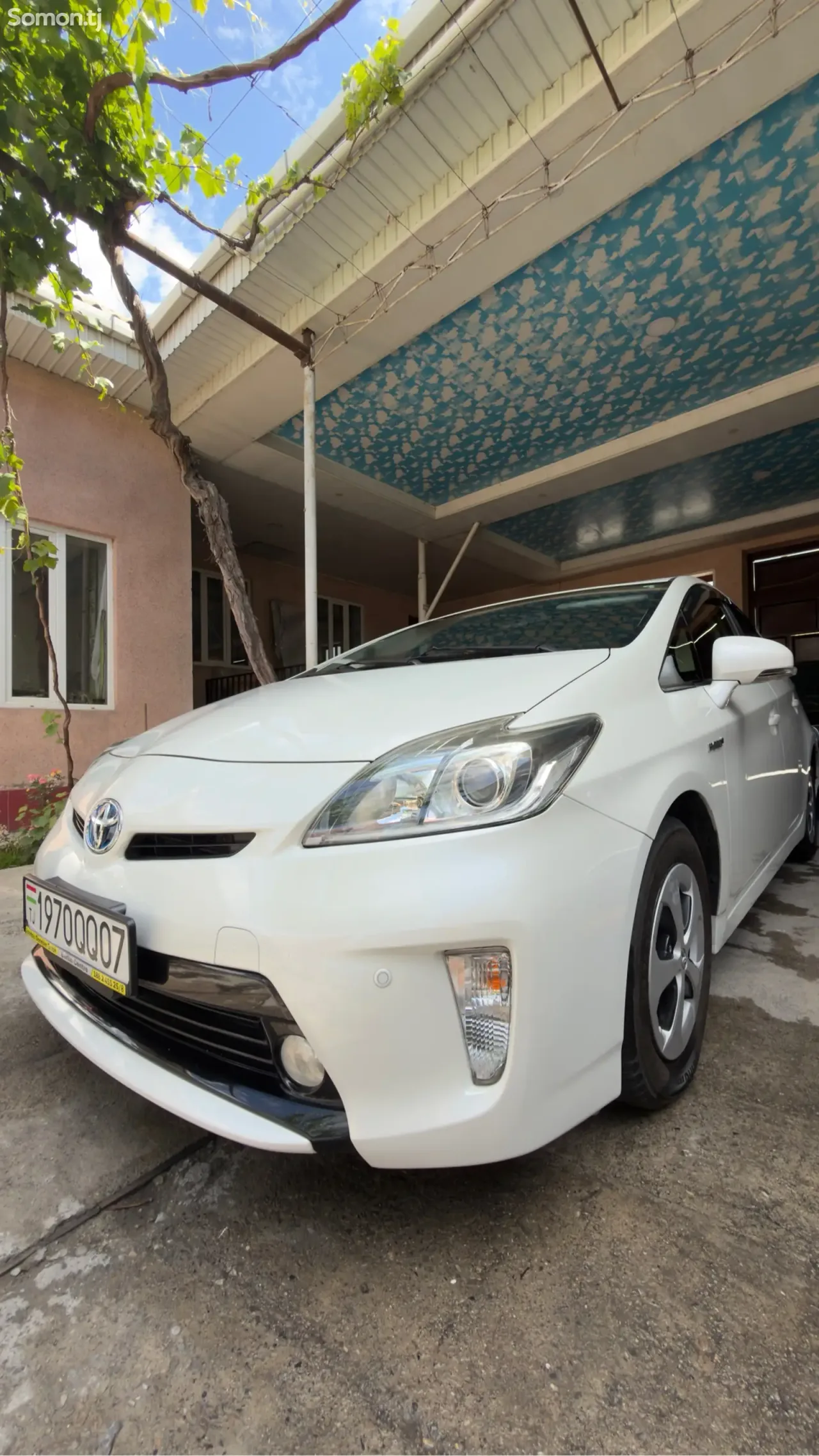 Toyota Prius 2014 · 1.8 AT