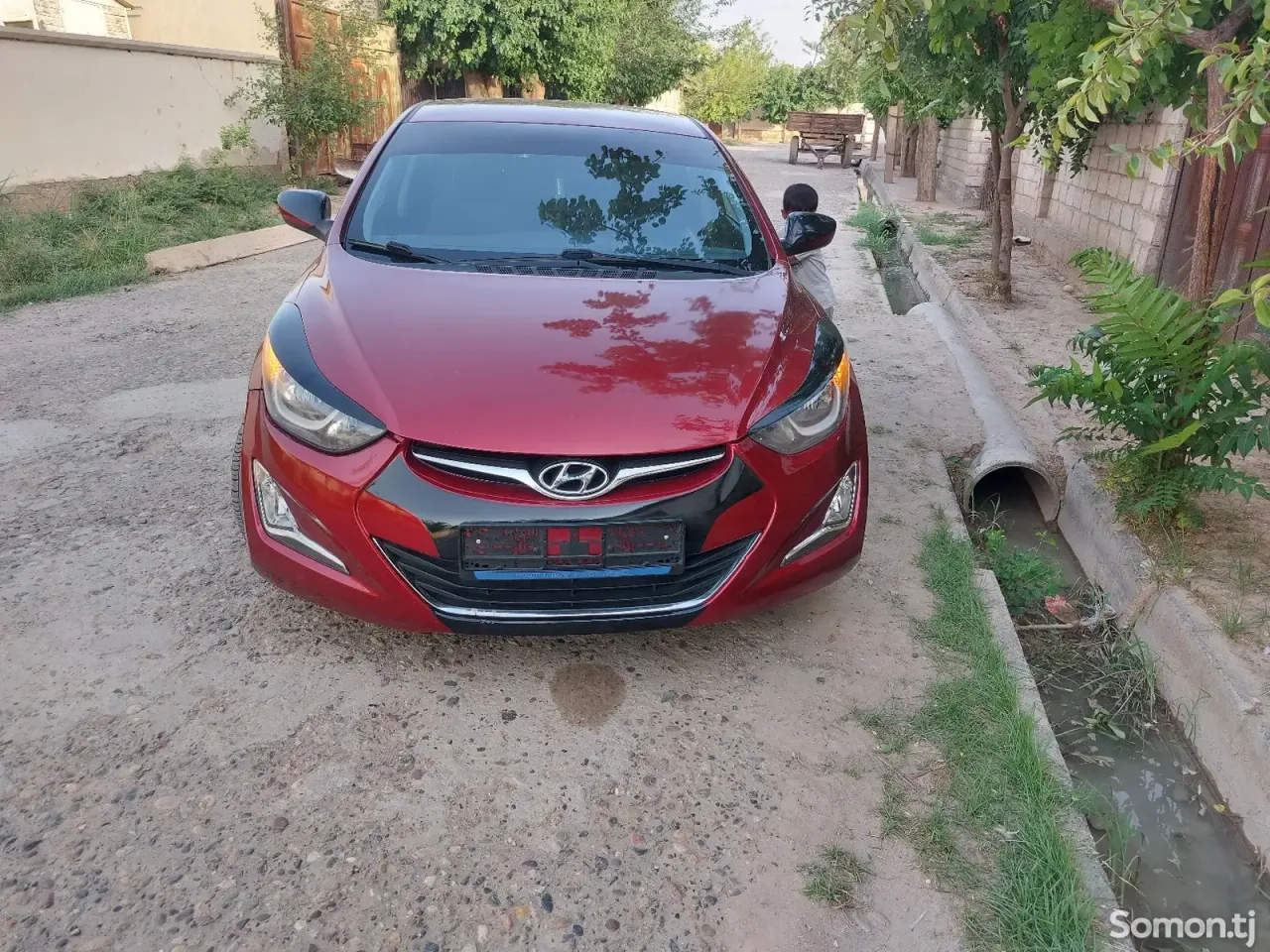 Hyundai Elantra 2015 · 1.8 AT