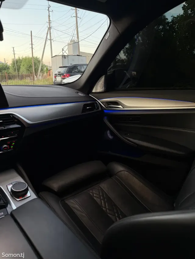 BMW 5 series 2017 · 5.0 AT