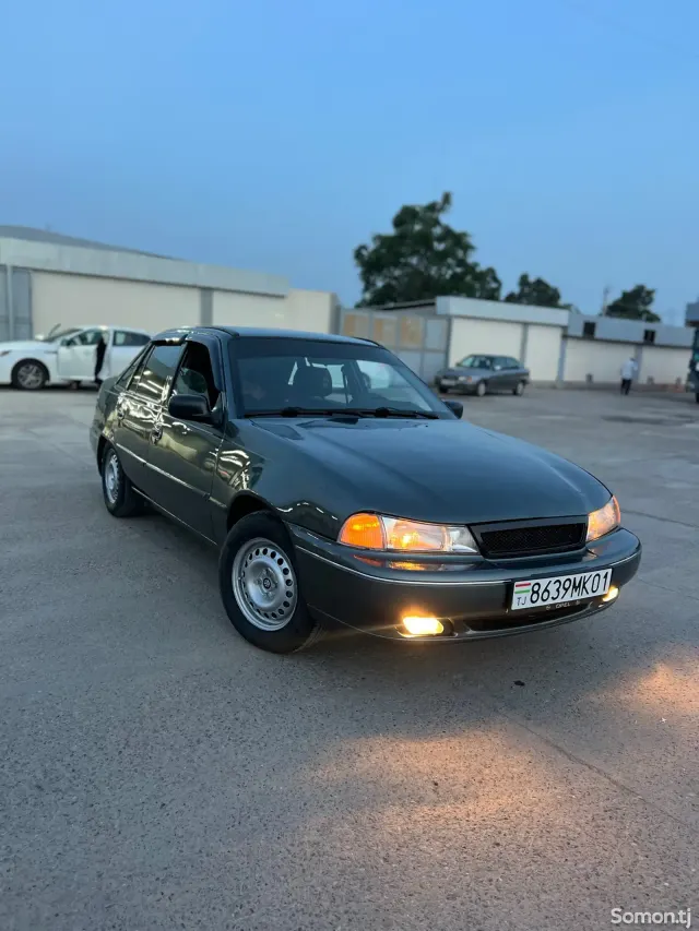 Daewoo Nexia 1995 · 1.6 MT