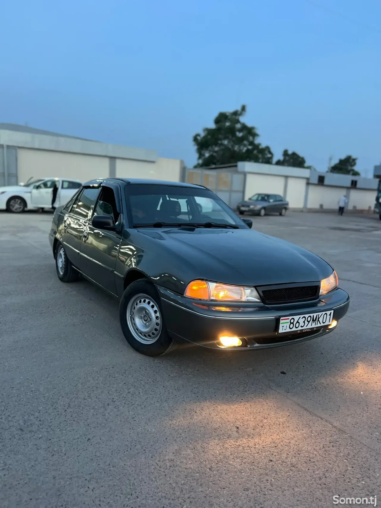 Daewoo Nexia 1995 · 1.6 MT