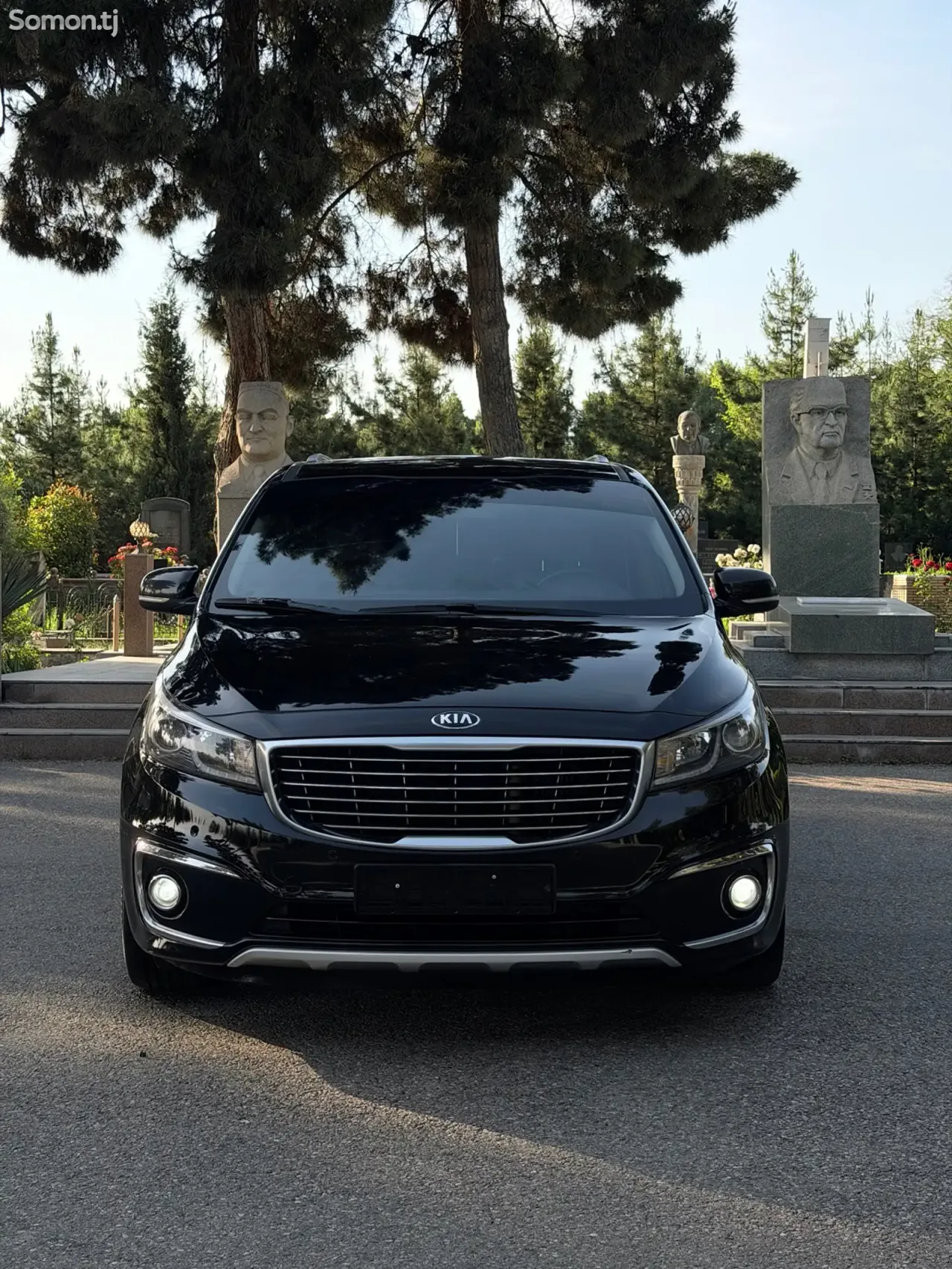 Kia Carnival 2015 · 2.2 AT