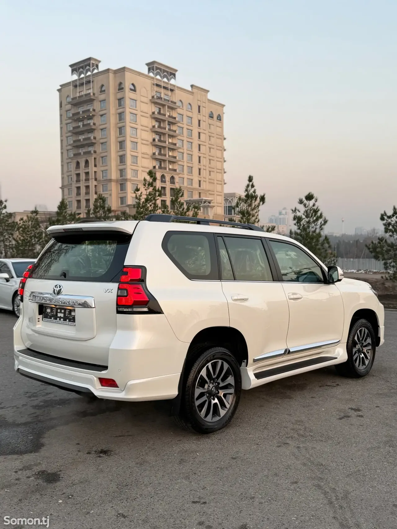 Toyota Land Cruiser Prado 2023 · 4.0 AT
