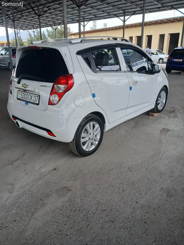 Chevrolet Spark 2014 · 1.1 AT