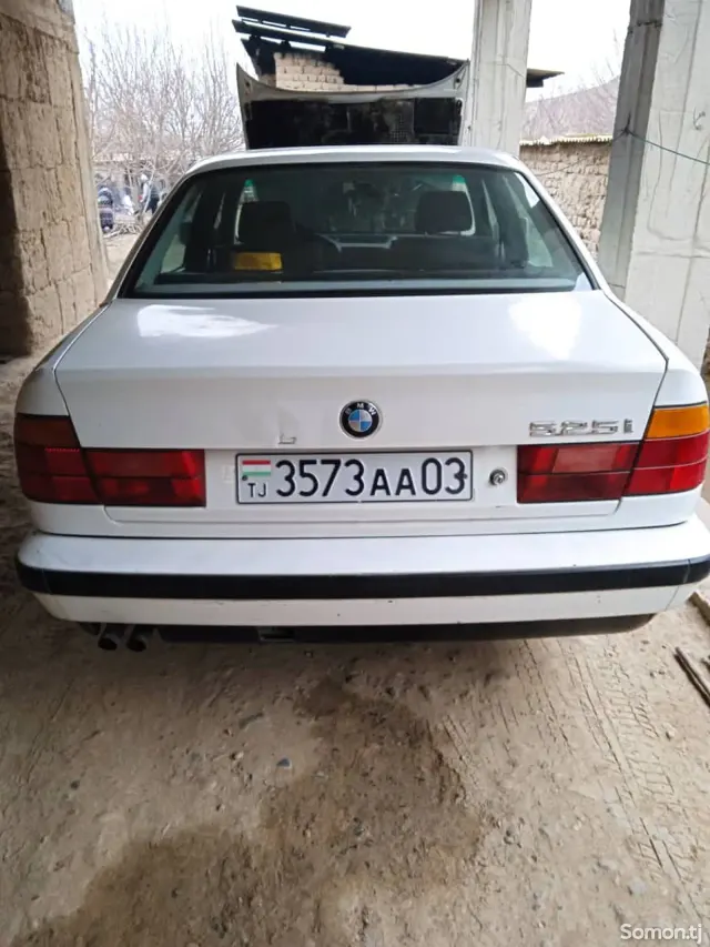 BMW 5 series 1989 · 2.5 MT