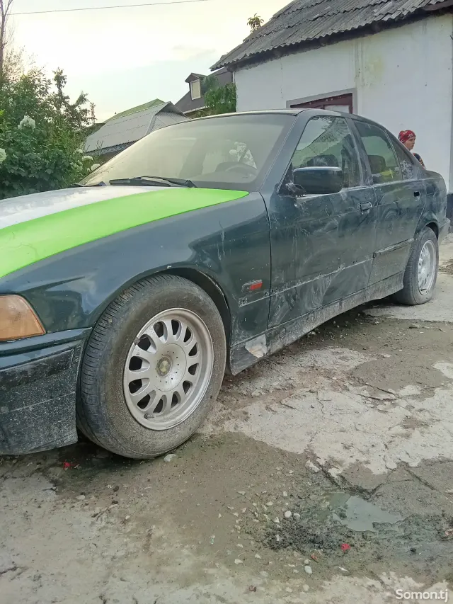 BMW 3 series 1994 · 1.8 MT