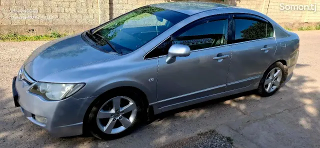 Honda Civic 2008 · 1.8 AT