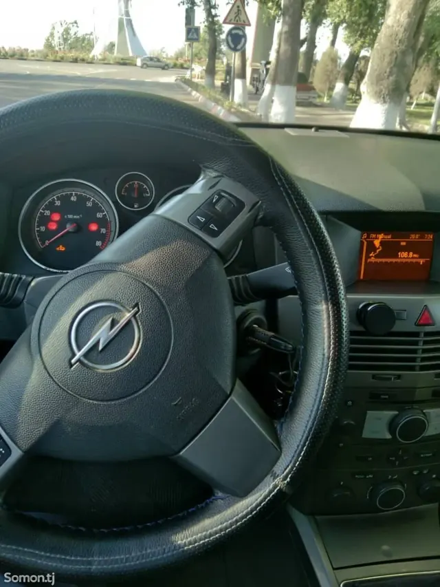 Opel Astra H 2007 · 1.6 MT