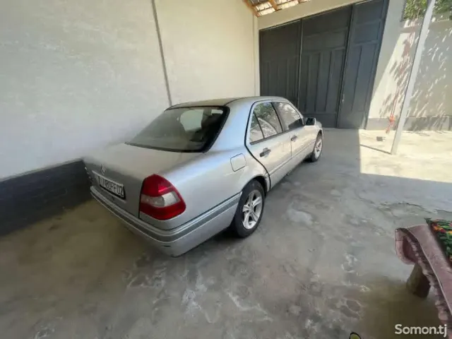 Mercedes-Benz C class 1995 · 1.8 MT