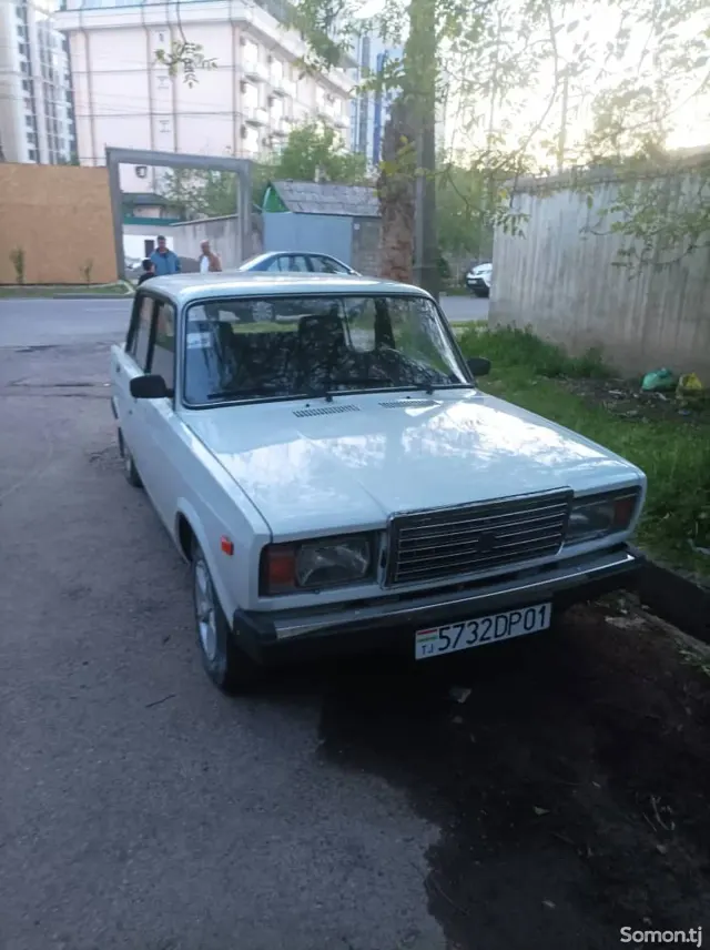 Lada (ВАЗ) 2107 2005 · 1.6 MT