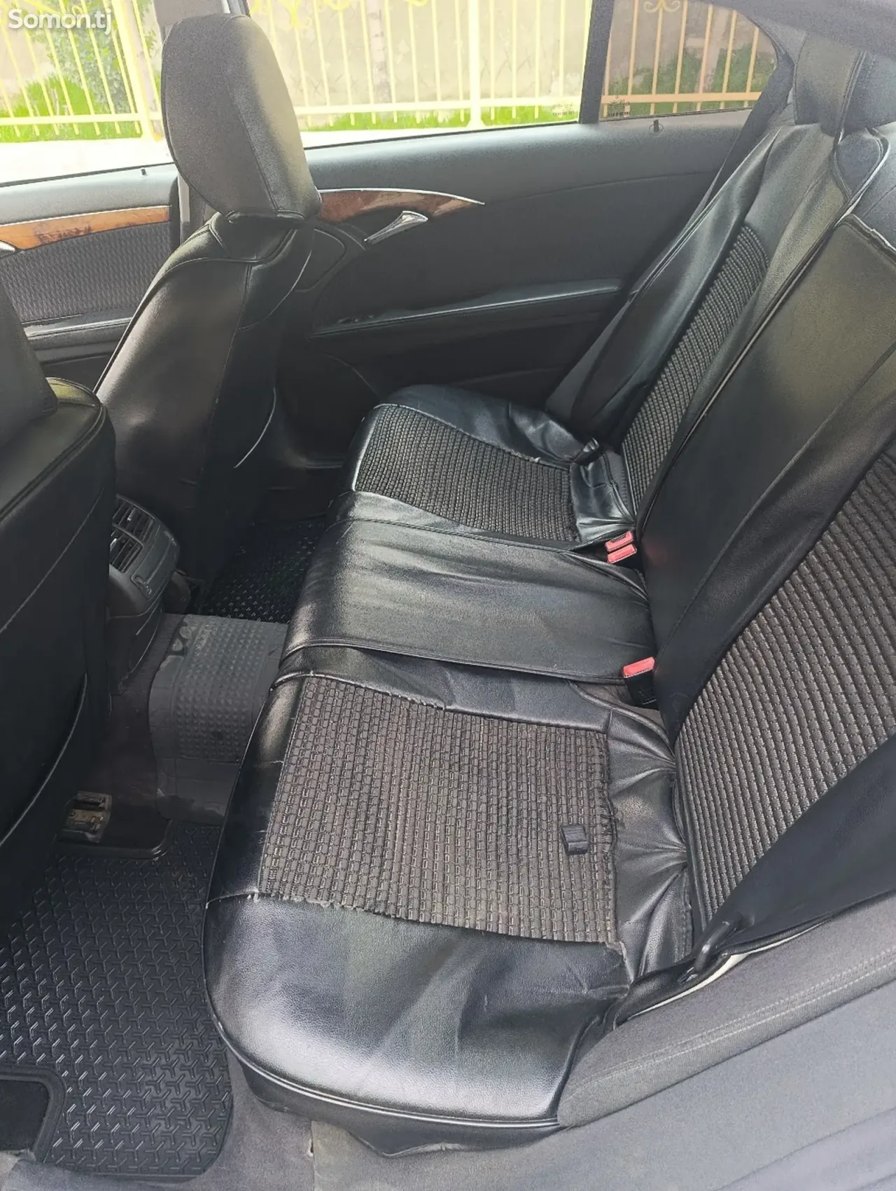 Mercedes-Benz E class 2002 · 2.4 AT