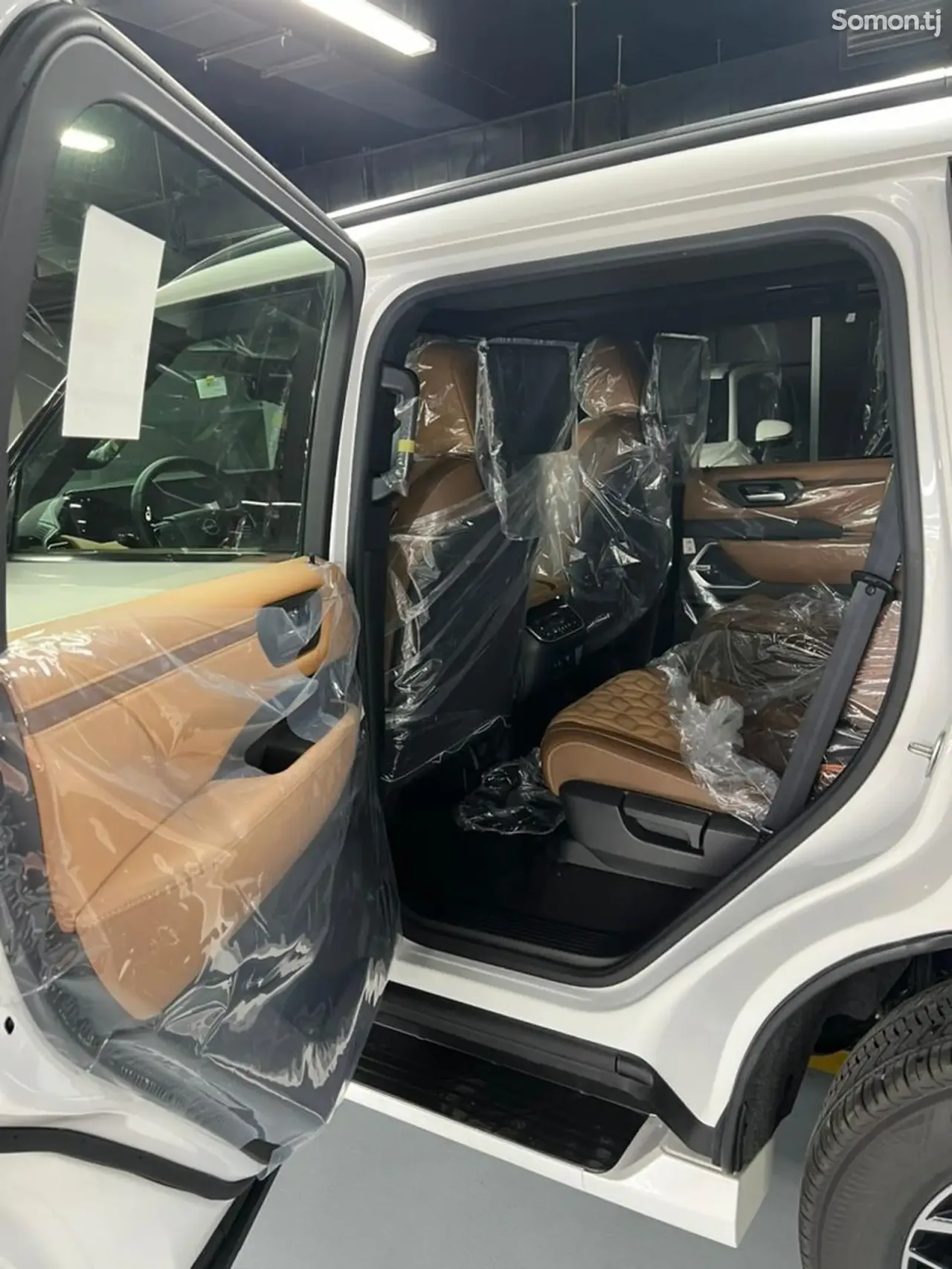 Nissan Patrol 2025 · 3.8 AMT