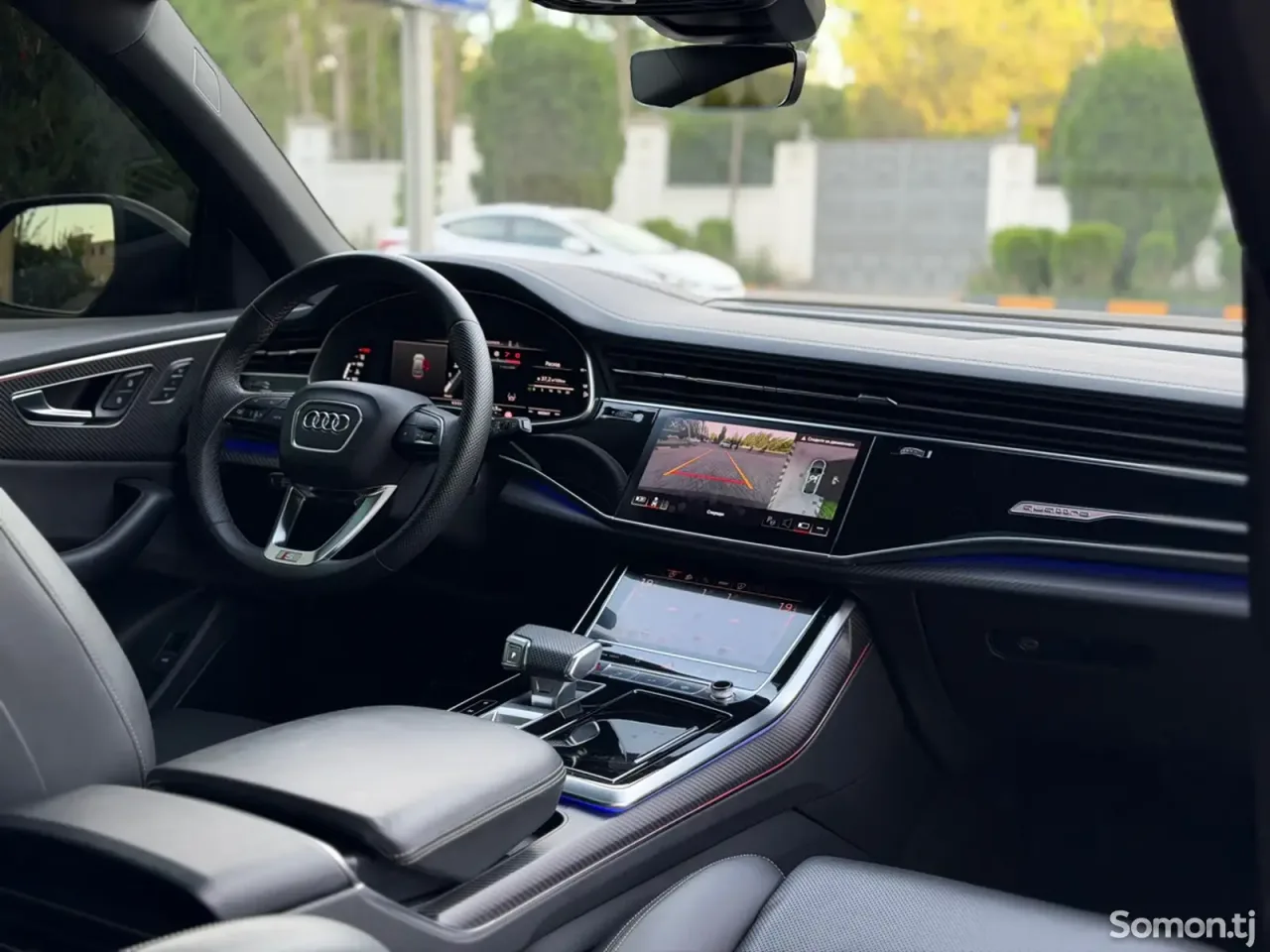 Audi Q8 2024 · 4.0 AT