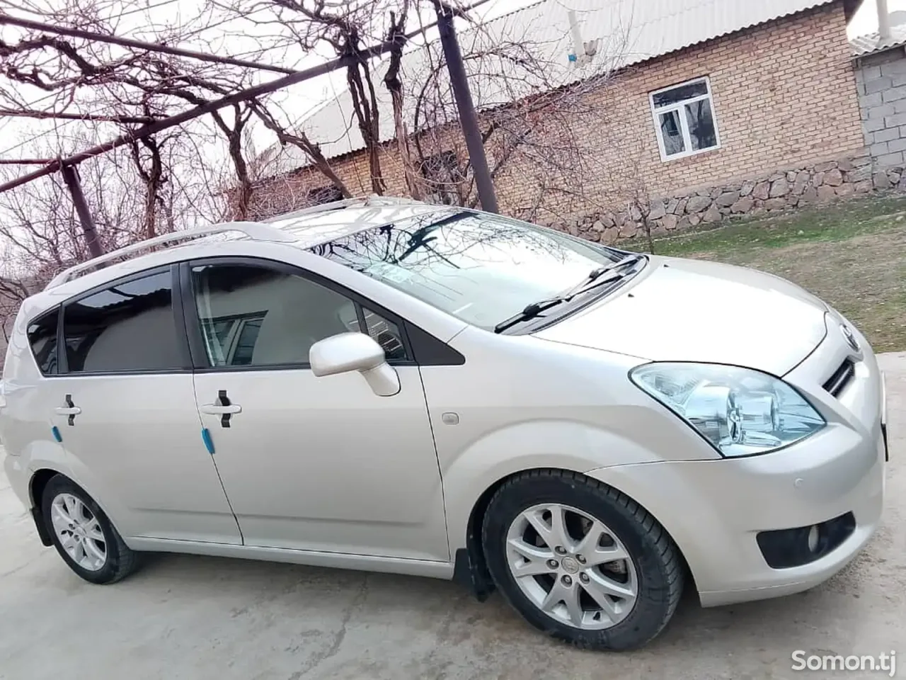 Toyota Corolla Verso 2008 · 2.2 MT